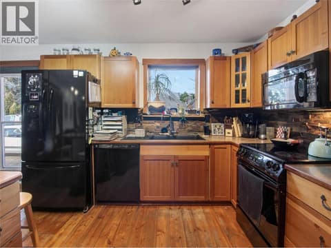 Photo 7 of 961 Robinson Avenue, Naramata Village