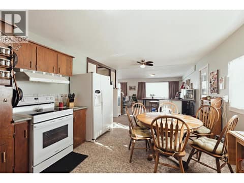 Photo 18 of 2499 Fleetwood Avenue, Brocklehurst, Kamloops