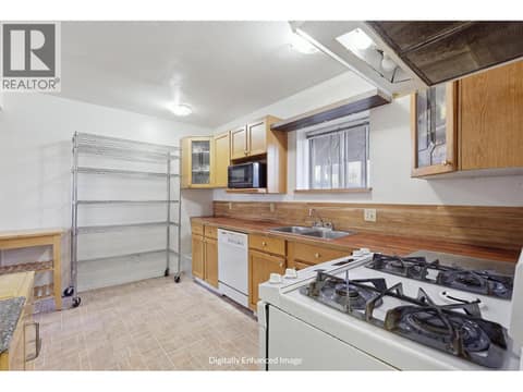 Virtually decluttered at 2499 Fleetwood Avenue, Brocklehurst, Kamloops