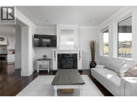 Photo 5 of 3932 Hornby Terrace, Armstrong/ Spall.
