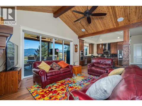 Photo 15 of 532 Falcon Point Way, Predator Ridge, Vernon