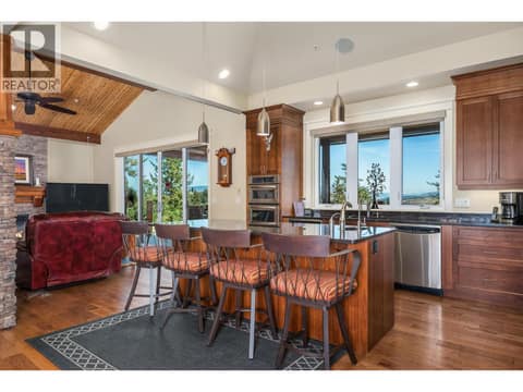 Photo 17 of 532 Falcon Point Way, Predator Ridge, Vernon