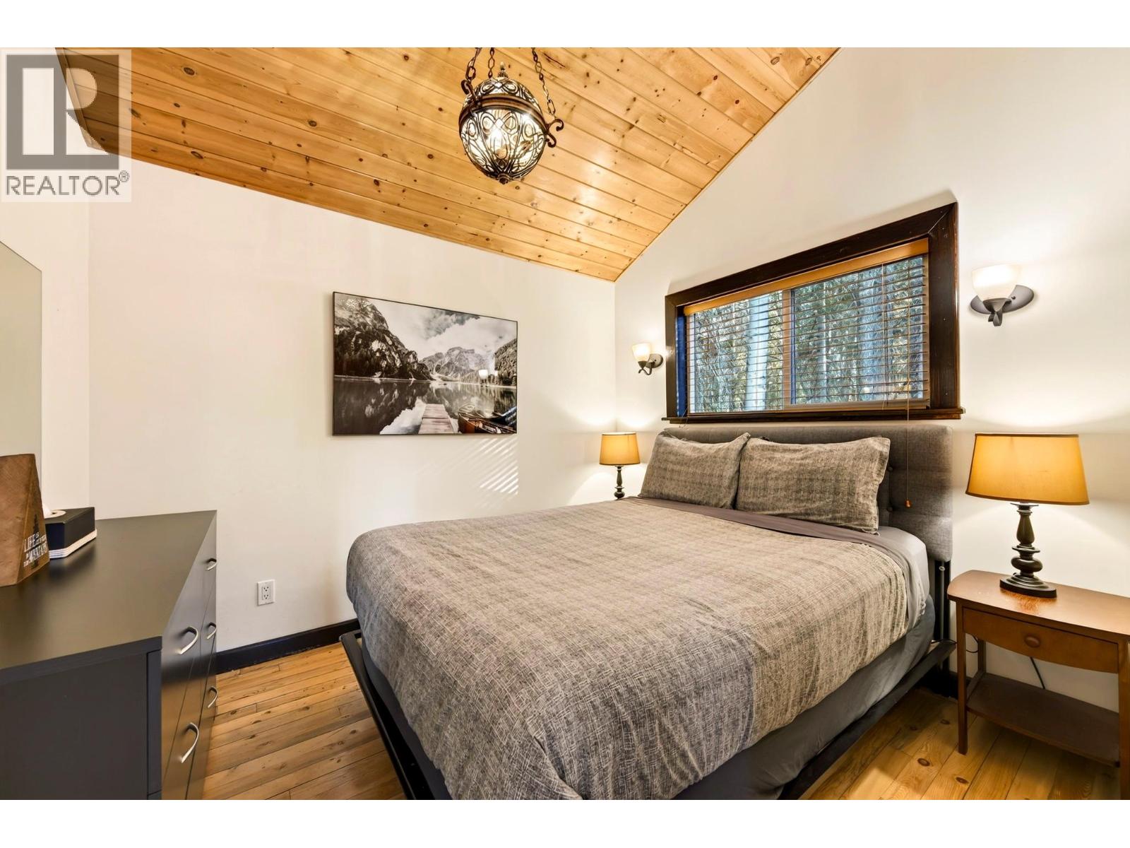 Cabin 2 at 865 BARBER Road, West & North Highway 1, Golden