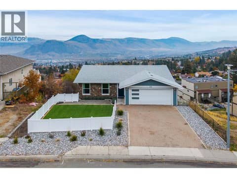 Photo 2 of 318 Gleneagles Drive, Sahali, Kamloops