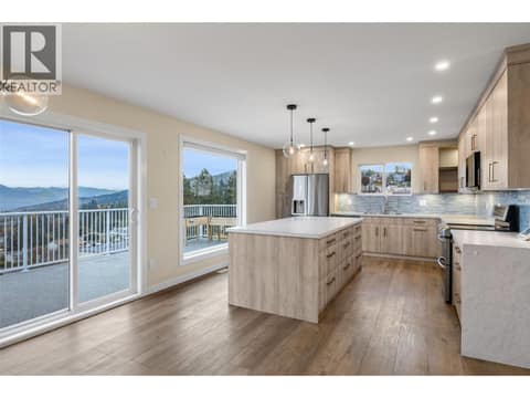 Photo 7 of 318 Gleneagles Drive, Sahali, Kamloops