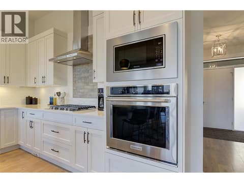Wall oven at 13371 Apex Lane, Lake Country East / Oyama