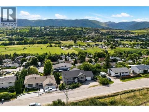 Photo 3 of 10910 Velda Road, Lake Country East / Oyama