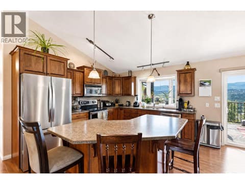 Photo 7 of 10910 Velda Road, Lake Country East / Oyama
