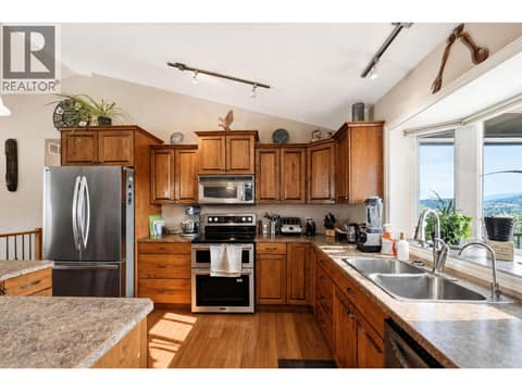 Photo 8 of 10910 Velda Road, Lake Country East / Oyama