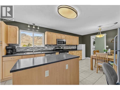 Photo 3 of 2045 Valleyview Drive, Valleyview, Kamloops