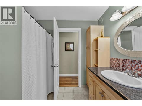 Main Bathroom at 2045 Valleyview Drive, Valleyview, Kamloops