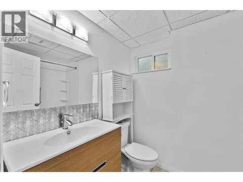 Suite Bathroom at 2045 Valleyview Drive, Valleyview, Kamloops