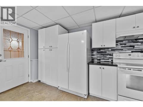 Suite entrance at 2045 Valleyview Drive, Valleyview, Kamloops