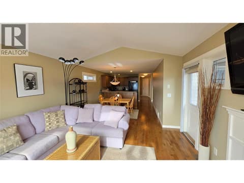 Photo 8 of 14 900 Stagecoach Drive, Batchelor Heights, Kamloops