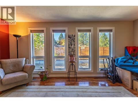 Photo 11 of 325 Whiteshield Crescent, Sahali, Kamloops