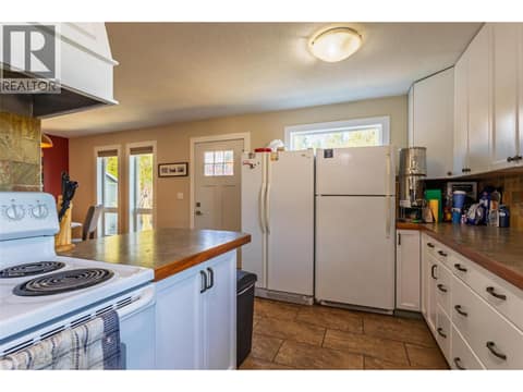 Photo 23 of 325 Whiteshield Crescent, Sahali, Kamloops