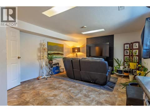 Photo 38 of 325 Whiteshield Crescent, Sahali, Kamloops