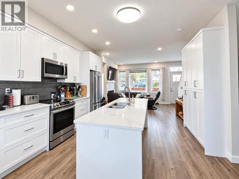 Photo 15 of 810 6th Avenue Unit# 2, Invermere
