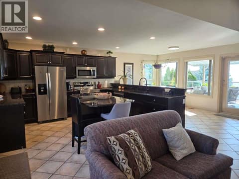 Photo 9 of 997 Skeena Drive N, Dilworth Mountain, Kelowna