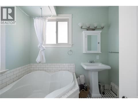 Main bath with soaker tub at 4004 Pleasant Valley Road, Harwood, Vernon