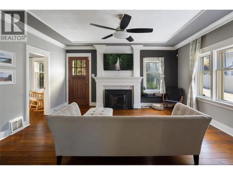 View toward front door at 4004 Pleasant Valley Road, Harwood, Vernon