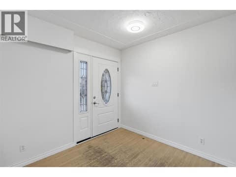 Photo 8 of 675 Windsor Avenue, North Kamloops