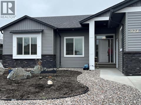 Photo 2 of 924 9th Avenue, Swan Lake West, Vernon