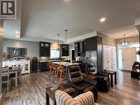 Photo 9 of 924 9th Avenue, Swan Lake West, Vernon