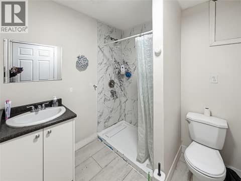 Photo 18 of 748 GLENEAGLES Drive, Sahali, Kamloops