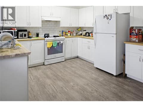 Photo 2 of 748 GLENEAGLES Drive, Sahali, Kamloops