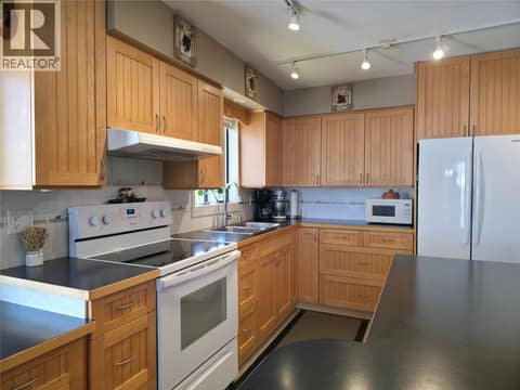 Photo 16 of 10319 12th Avenue, Osoyoos