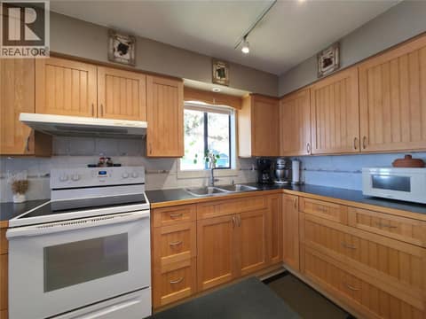 Photo 17 of 10319 12th Avenue, Osoyoos