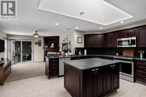 Photo 6 of 996 Arlington Court, Brocklehurst, Kamloops