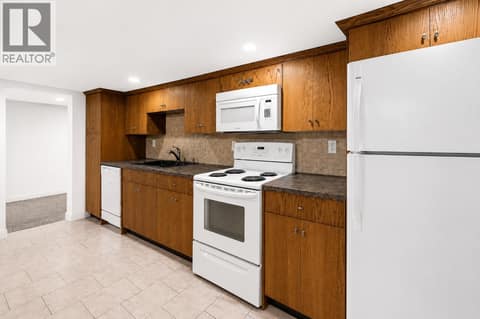 Basement kitchen at 996 Arlington Court, Brocklehurst, Kamloops