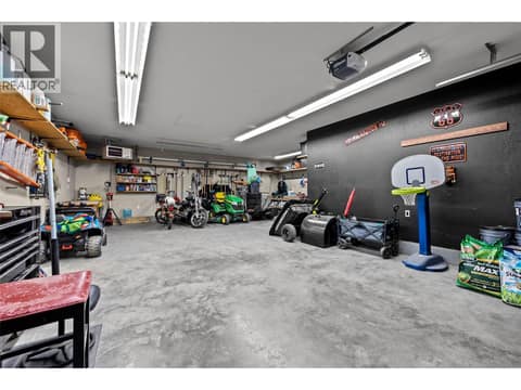 Detached shop at 996 Arlington Court, Brocklehurst, Kamloops