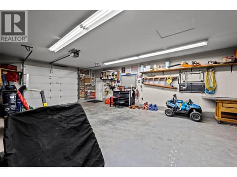 Detached shop at 996 Arlington Court, Brocklehurst, Kamloops