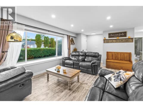 Photo 5 of 8704 JUBILEE Drive, Osoyoos