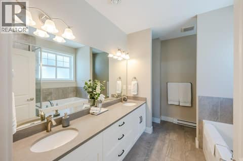 Primary bedroom 5-piece ensuite at 2450 Radio Tower Road Unit# 70, Oliver Rural