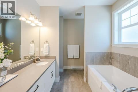 Primary bedroom 5-piece ensuite at 2450 Radio Tower Road Unit# 70, Oliver Rural