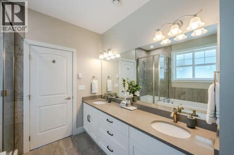 Primary bedroom 5-piece ensuite at 2450 Radio Tower Road Unit# 70, Oliver Rural
