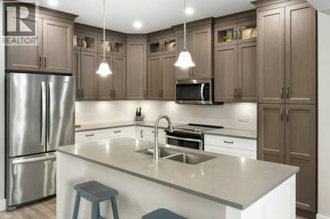 Under-cabinet lighting at 2450 Radio Tower Road Unit# 70, Oliver Rural