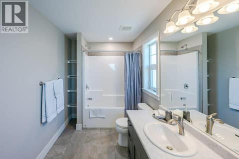Upper level ensuite at 2450 Radio Tower Road Unit# 70, Oliver Rural