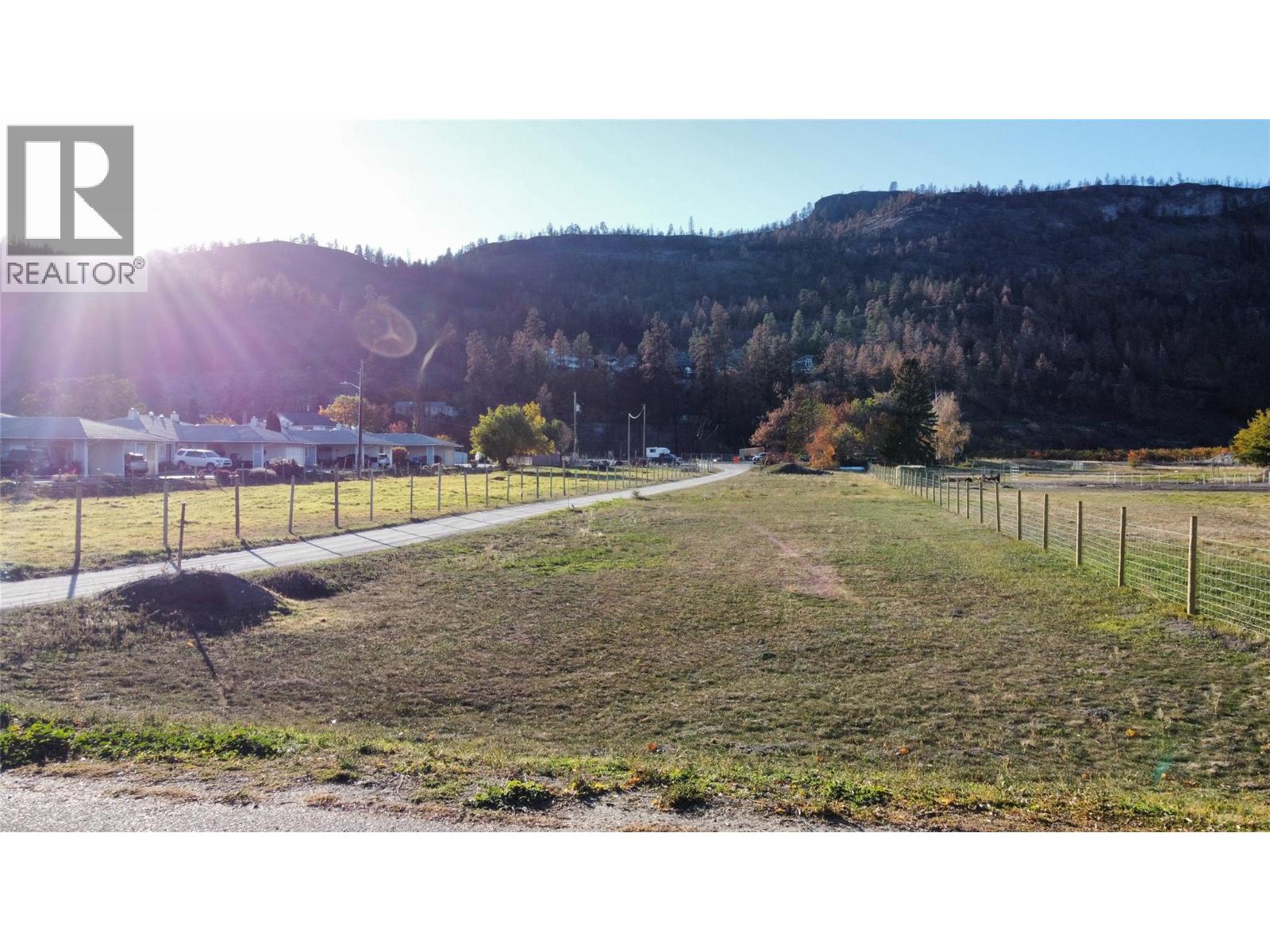 Photo 5 of 14810 Garnet Avenue, Summerland Rural