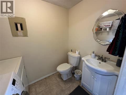 Photo 11 of 6370 Park Drive Unit# 11, Oliver