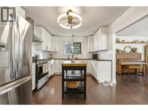 Photo 13 of 2140 Rosedale Avenue, Armstrong/ Spall.