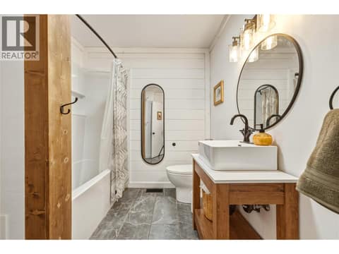 Photo 16 of 2140 Rosedale Avenue, Armstrong/ Spall.