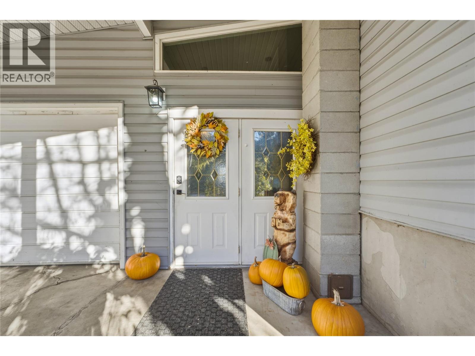 Photo 2 of 2140 Rosedale Avenue, Armstrong/ Spall.