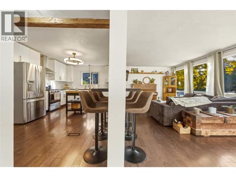 Photo 5 of 2140 Rosedale Avenue, Armstrong/ Spall.