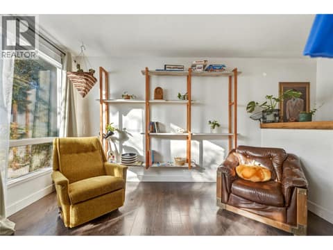 Photo 8 of 2140 Rosedale Avenue, Armstrong/ Spall.