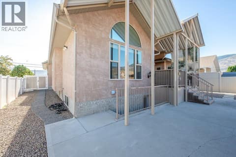 Basement entrance at 1124 Fairview Road, Oliver